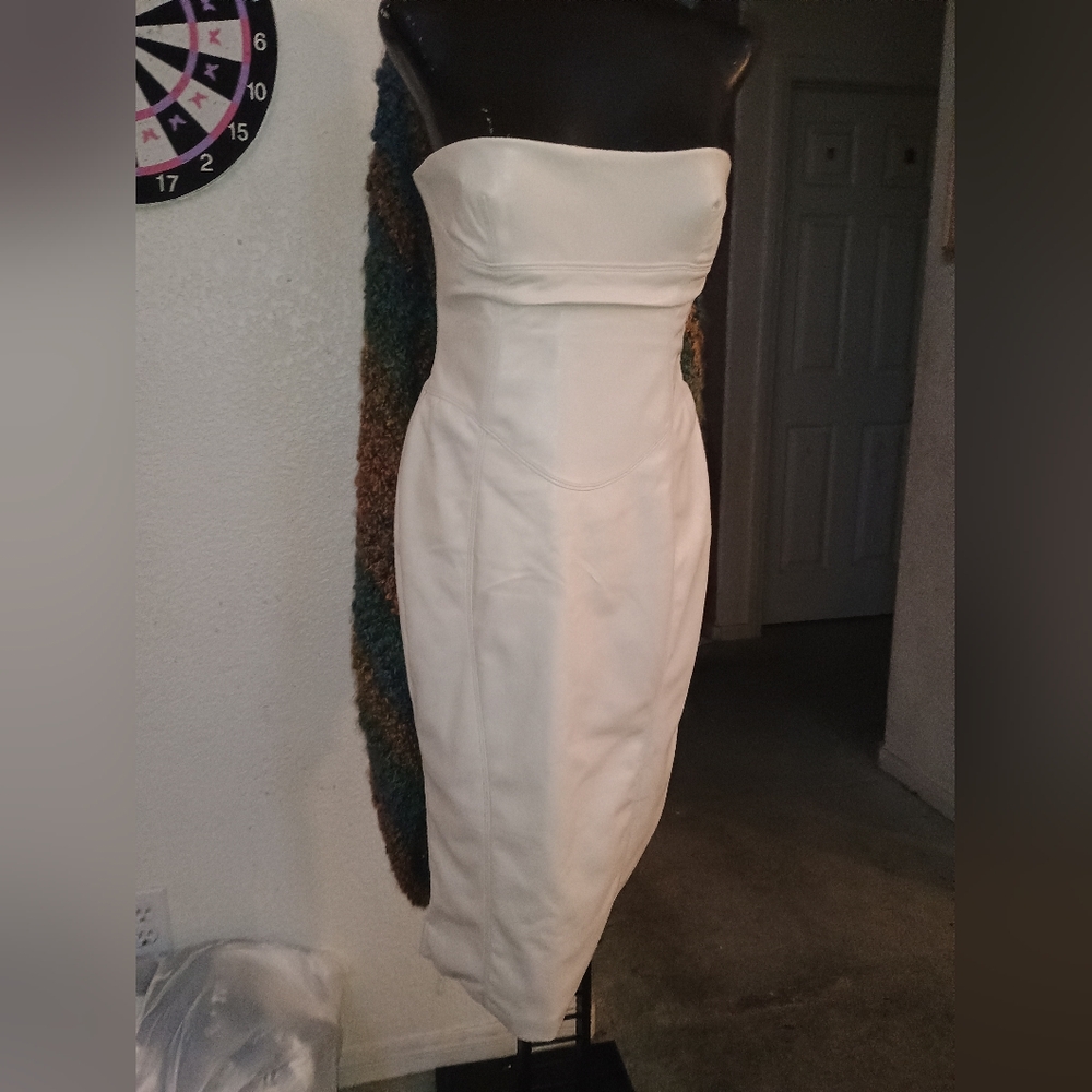 Elegant Strapless White Dress